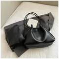 Elegante borsa tote in ecopelle nera con pochette coordinata per ufficio - Set di borse a spalla / Nero