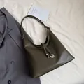 Μινιμαλιστική μεγάλη λαδί τσάντα tote με ασημένιο δαχτυλίδι και ματ συνθετικό δέρμα - Πράσινο