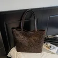 Große Shopper-Tasche mit Leopardenmuster und braunen Lederriemen für Herbst und Winter - Ohne Anhänger / Braun