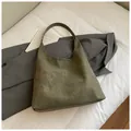 Minimalist olive green matte leather tote bag with wide shoulder strap for women - No Pendant / Green