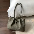 Borsa tote verde oliva minimalista con grande capacità e trama opaca fine - Senza ciondolo / Verde oliva