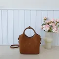 Sac seau en cuir mat marron avec poignée et lettrage en relief pour femme - Sans Pendentif / Brun Chocolat