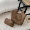 Conjunto de bolso tote de cuero marrón con bolso de hombro grande y neceser a juego - Juego de Bolso Tote / Marrón