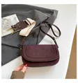 Borsa a tracolla quadrata in finta pelle scamosciata marrone scuro con doppia tracolla - Marrone