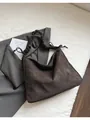 Borsa tote scamosciata marrone scuro con manico a scrunchie e lacci laterali - Marrone