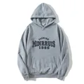 Felpa grigia con cappuccio a maniche lunghe e stampa Fashion Minrruis 1986 su sfondo bianco - S / Grigio