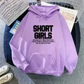 Détail du sweat à capuche lavande avec imprimé SHORT GIRLS et cordon de serrage - S / Mauve Clair
