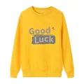 Gele sweater met ronde hals voorzien van Good Luck print en ribboorden - S / Geel
