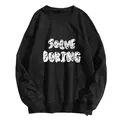 Detail van de witte Solve Boring print op een zwart sweatshirt met lange mouwen en ronde hals - S / Zwart
