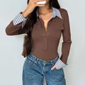 Body marron moulant avec patchwork de col et poignets à rayures bleues élégantes - S / Marron Café