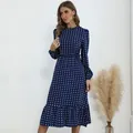 Robe longue bleu marine à pois de style rétro français avec col plissé et volants - Bleu saphir