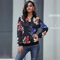 Giacca bomber blu scuro da donna con stampa floreale vintage e zip in metallo - S / 7516 Nero (Fiori Multicolore)
