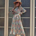 Robe longue plissée à imprimé floral pour femme avec manches longues et ceinture - S / Vert