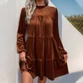 Robe longue élégante en velours marron à manches longues avec col montant plissé - XL / Couleur caramel