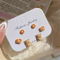 Tre paia di simpatici orecchini a lobo con orsetto e fiori con perni in argento 925 - Torta alla Zucca Orsetto (BER4)