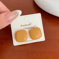 Pendientes de botón geométricos cuadrados minimalistas en color caramelo con acabado brillante - Estilo Cuadrado (FKW6) / Estándar / Amarillo