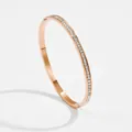 Armreif aus roségoldenem Titanstahl mit rechteckigen Zirkonia und elegantem Gelenk - Roségold (4001)