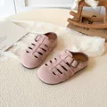 Pink suede hollow out closed-toe sandals for girls with adjustable metal buckle strap - EU 26 / Pink