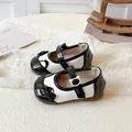 Girls' Mary Jane shoes in black and white leather with cute bear buckle and bow accent - EU 21 / Black