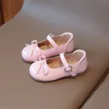 Pink patent leather Mary Jane shoes for girls with bow decoration and heart buckle - EU 21 / Pink