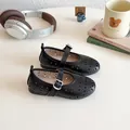 Scarpe Mary Jane nere opache per bambine con motivi traforati e cinturino a fibbia - EU 23 / Nero