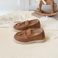 Classic girls vintage brown loafers with bow tie and gold lock charm on soft sole - EU 21 / Brown