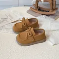 Classic tan suede loafers for girls featuring a decorative bow and durable rubber soles - EU 21 / Brown
