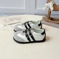 Scarpe Mary Jane bambina beige e grigie con doppia fibbia e suola in gomma nera spessa - EU 22 / Beige
