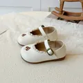 Zapatos Mary Jane para niñas en blanco crema con bordado de hongo y ribete de encaje - EU 21 / Beige