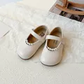 Girl's cream Mary Jane shoes with five pearl strap accents and hollowed leather design - EU 21 / Beige