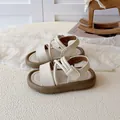 Sandalias elegantes para niñas en beige y marrón con cierre de velcro para el verano - EU 21 / Beige