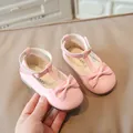 Pink patent leather baby girl T-strap shoes with bow detail and buckle closure - EU 29 / Pink