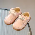 Pink patent leather girls princess shoes with pearl strap and bow detail - EU 26 / Pink