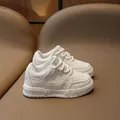 Girls' white retro platform sneakers with lace-up design and star-embossed soles - EU 34 / White
