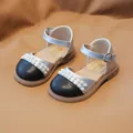 Silberne und schwarze Mädchen-Prinzessin-Schuhe mit Perlen und weicher Sohle - EU 21 / Silber