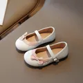 Weiße Mary Jane Mädchenschuhe mit rosa Lederschleife und Wellenrand auf braunem Grund - 21 / Weiß