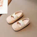 Mädchen Mary Janes in Apricot mit Steppmuster und weißen elastischen Kreuzbändern - 21 / Khaki