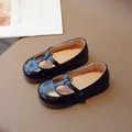 Classic black patent leather Mary Jane shoes for girls with T-strap and buckle - EU 21 / Black