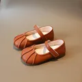Classic caramel brown Mary Jane leather shoes for girls with elegant pleated toe design - EU 21 / Brown