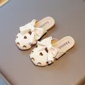 Mädchen Pantoletten in Creme mit Schleife, Herz-Lochmuster und weicher Sohle - EU 23 / Beige