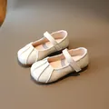 Elegant cream white Mary Jane shoes for girls with shell-textured pleats and velcro strap - EU 21 / Beige