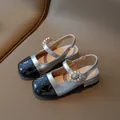 Silver and black patent leather girls Mary Jane sandals with pearl buckle and velcro strap - EU 27 / Silver