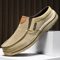 Men's slip-on canvas loafer in beige with classic brown trim and thick rubber sole - EU 39 / Khaki