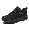 Herren Sneaker in Schwarz mit gedämpfter Sohle und atmungsaktivem Mesh-Obermaterial - 39 / Schwarz
