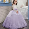 Elegantes langärmeliges Blumenmädchenkleid mit lila Stickerei und weitem Tüllrock - 8-9 Jahre / Lila