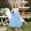 Detalle del vestido de dama de honor azul claro con cuello halter de perlas y tul - 2-3Y / Azul