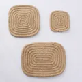 Set di tre sottobicchieri quadrati in iuta intrecciata resistenti al calore per il tavolo - Color Juta