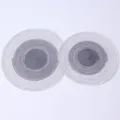 Dettaglio di tovagliette tonde intrecciate sfumate grigio e bianco in trama di cotone - 18cm / grigio scuro