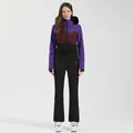 Tuta da sci intera da donna in viola e bordeaux con cappuccio in pelliccia e cintura - XS / Viola e Nero