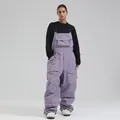 Wasserdichte Lavendel Skihose mit Latztaschen und verstellbaren schwarzen Trägern - Hellviolett